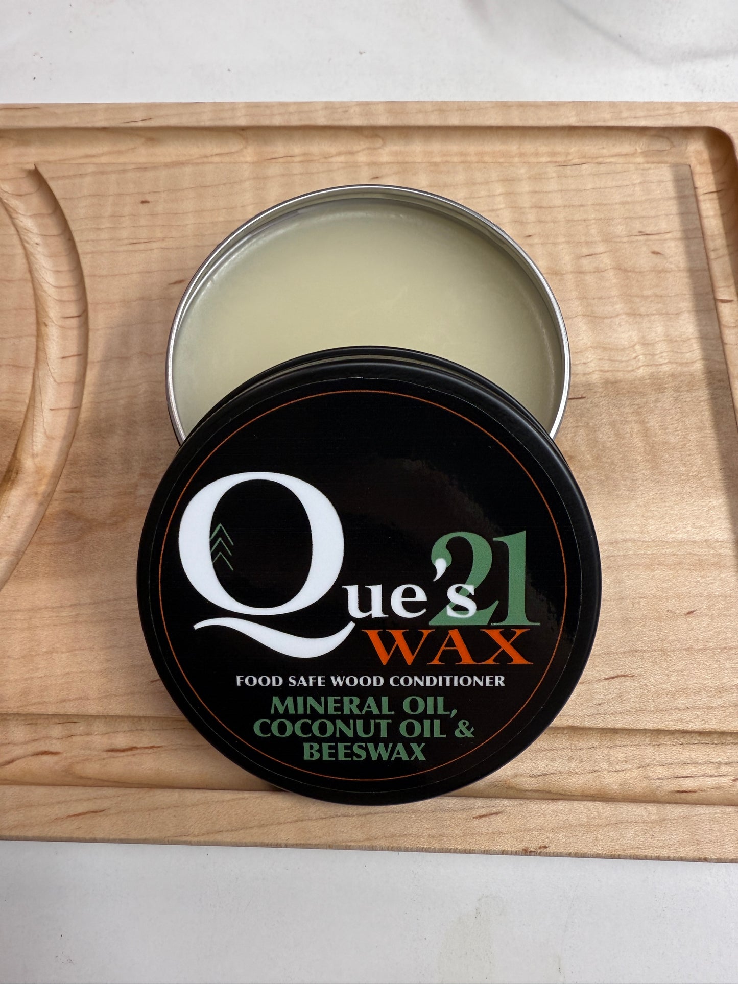Que’s Wax wood conditioner