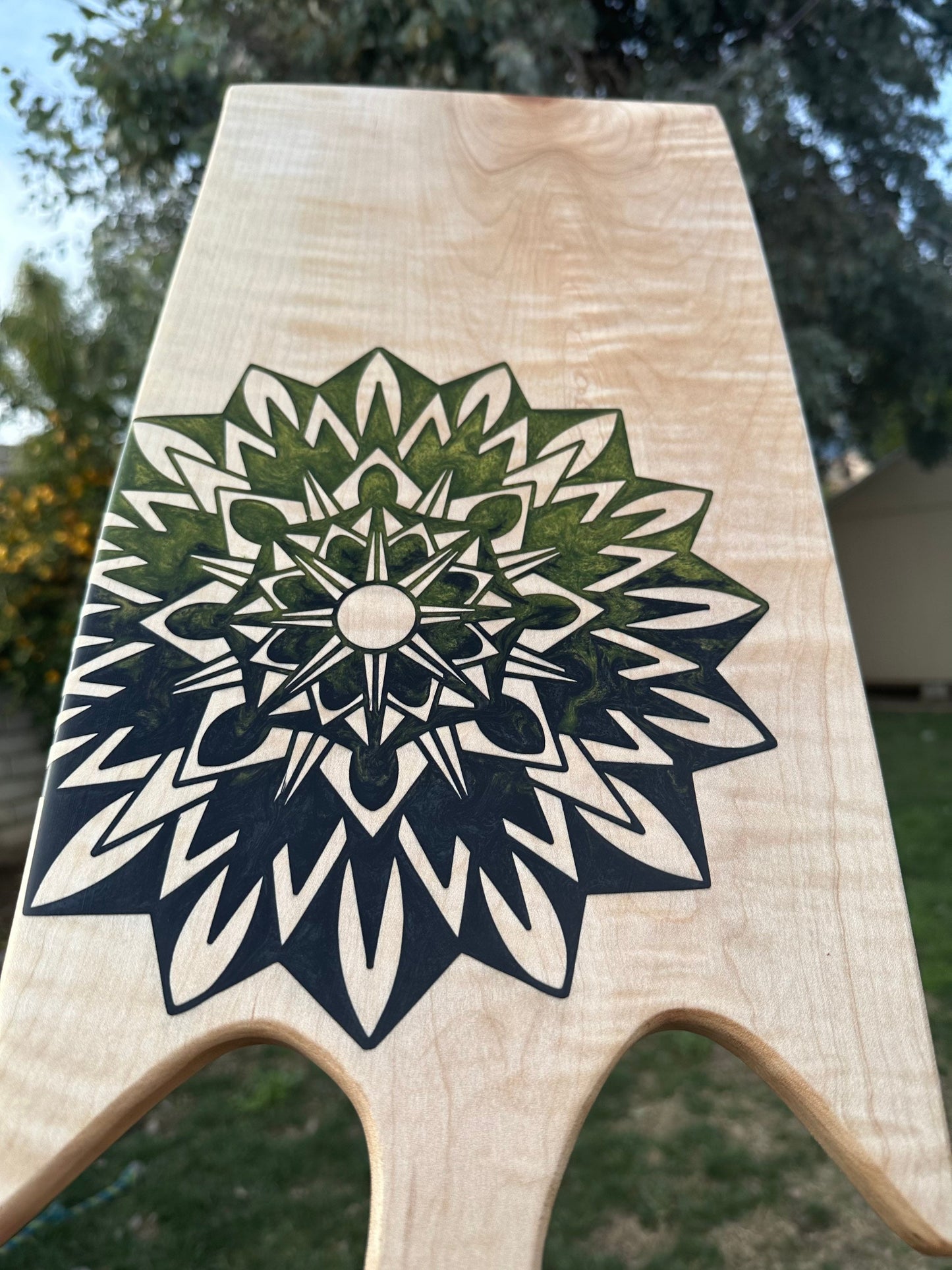 charchatre board / cheese board / serving tray